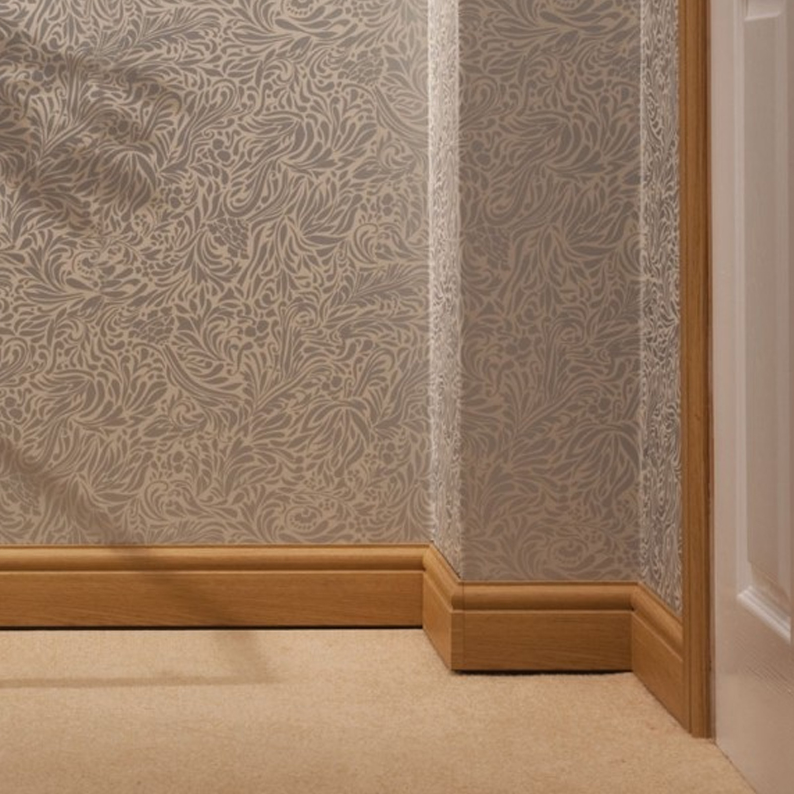 Example of English Oak Torus Ogee Plastic Skirting Board from Roomline