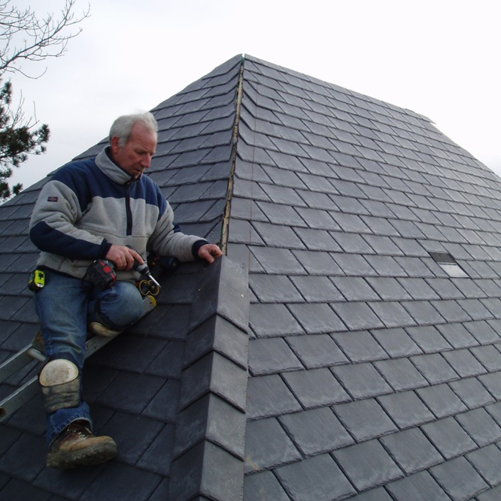 Fitting Tapco Slate Synthetic Roof Tiles Plastic Composite Roofing